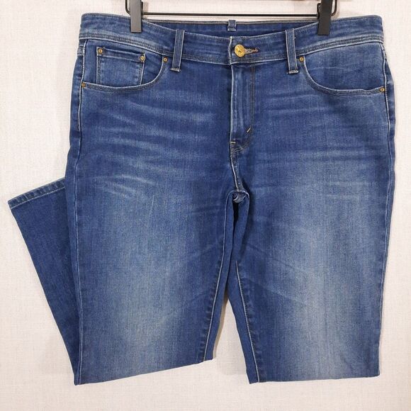 Levi’s Boyfriend Jeans Size W31 X L26 Hypersoft Mid Rise Tapered Leg Medium Wash - Picture 1 of 15